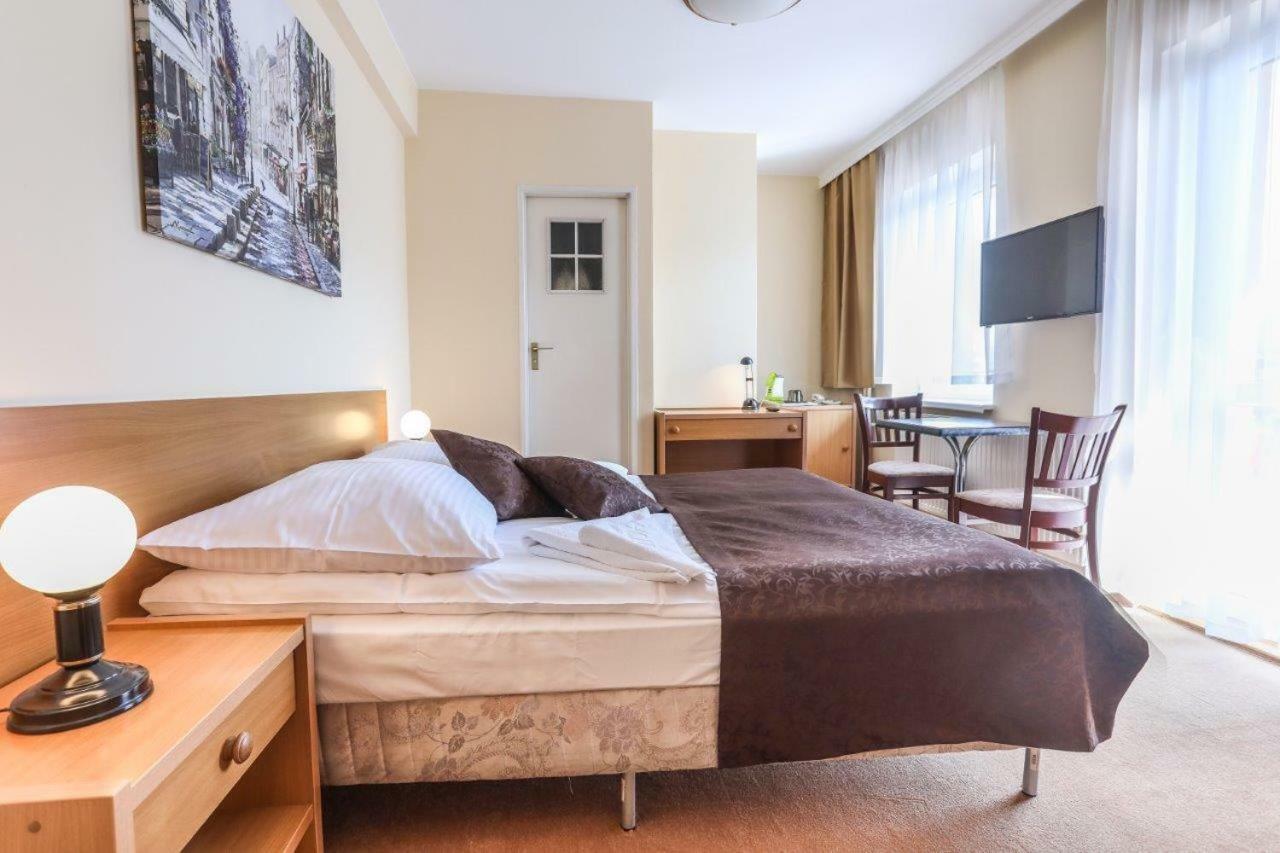Hotel Milena มิลูฟกา ภายนอก รูปภาพ